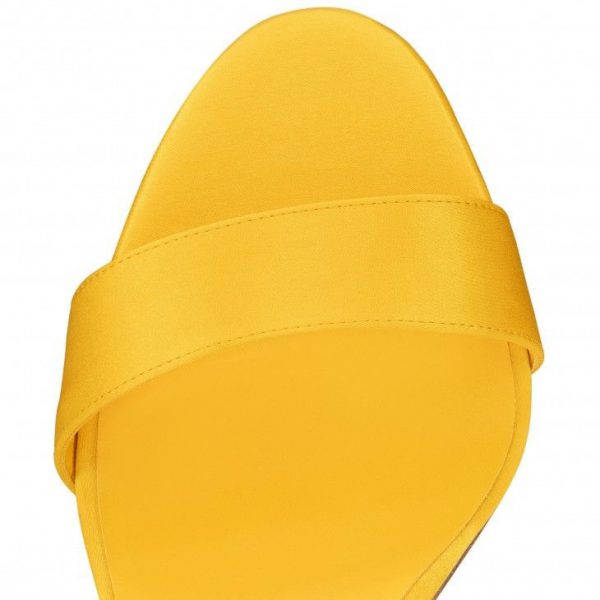 Sandales Christian Louboutin Sandale Du Désert 100 mm à brides en crêpe satiné pollen – Image 4
