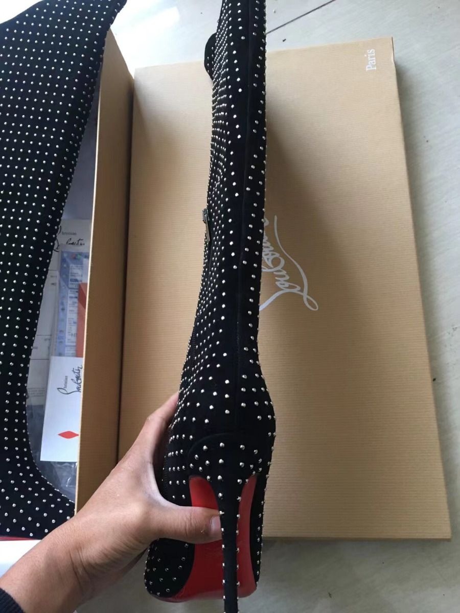 Christian Louboutin Alta Botta Plume Bottes 100mm en Daim Clouté Noir – Image 4