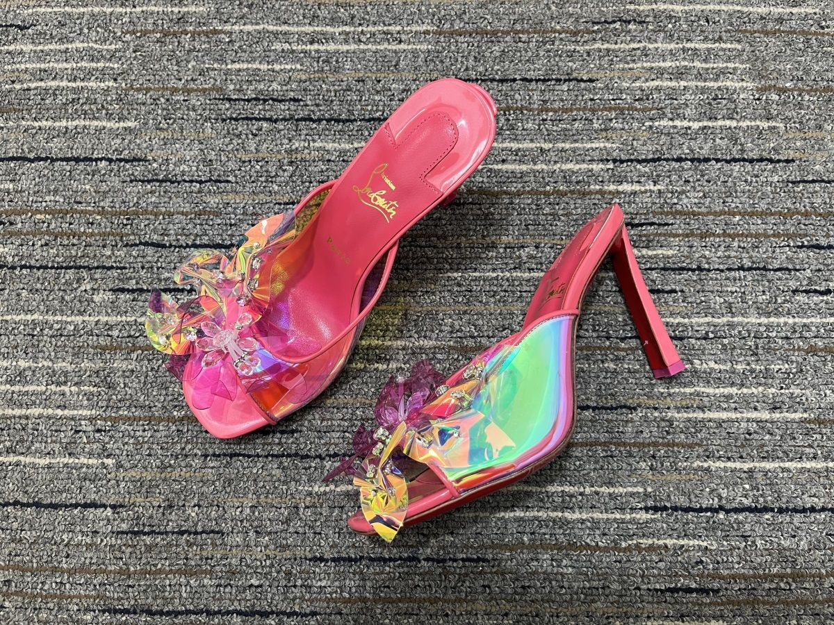 Christian Louboutin Sandales mules en cuir iridescent 100 mm TPU rose