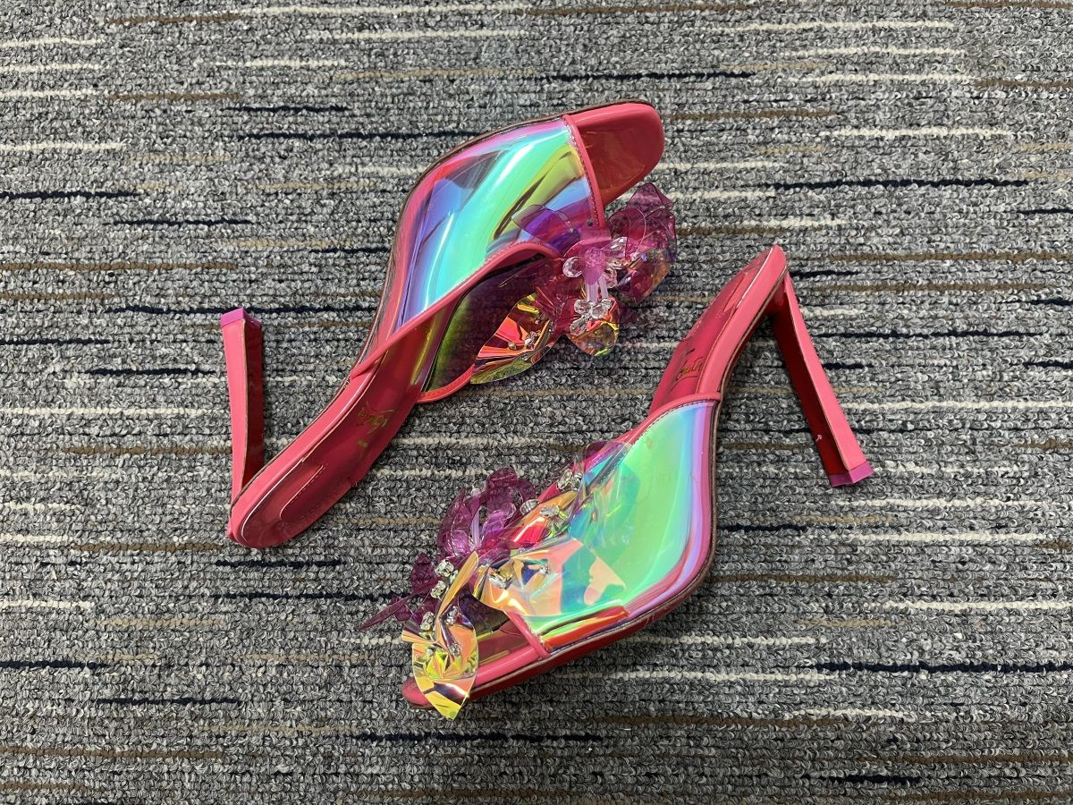 Christian Louboutin Sandales mules en cuir iridescent 100 mm TPU rose – Image 2