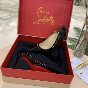 Christian Louboutin Anjalina Spike escarpins à clous en cuir verni noir