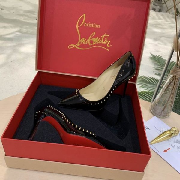 Christian Louboutin Anjalina Spike escarpins à clous en cuir verni noir