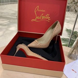 Christian Louboutin Anjalina Spike escarpins à clous en cuir verni nude