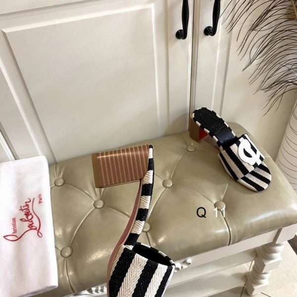 Christian Louboutin CL Mules 50 mm Malha Tissu Imprimé Noir – Image 3