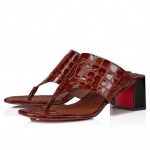 Mules Christian Louboutin CL Tongamule 55 mm, cuir de veau embossé alligator acajou