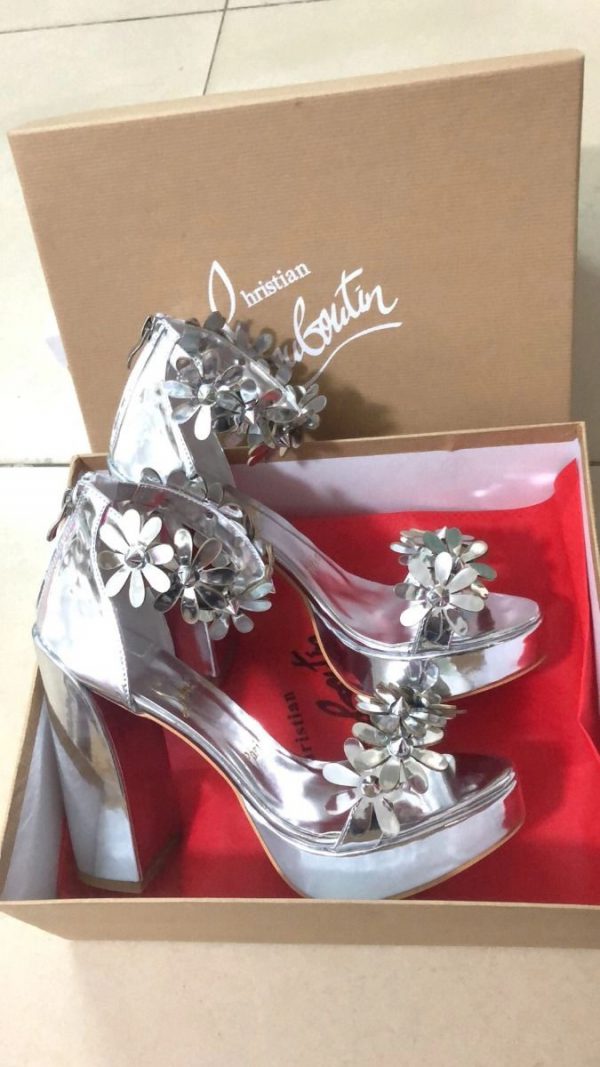 Christian Louboutin Daisy Spikes Alta Escarpins 130mm Cuir Métallique Argent – Image 3