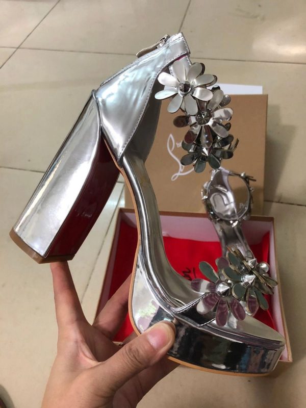 Christian Louboutin Daisy Spikes Alta Escarpins 130mm Cuir Métallique Argent – Image 4