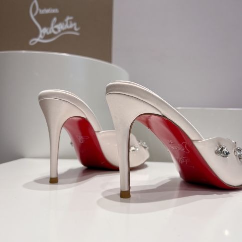 Christian Louboutin Degraqueen 85 Mm Mules Sandales Crêpe Satin Leche – Image 4