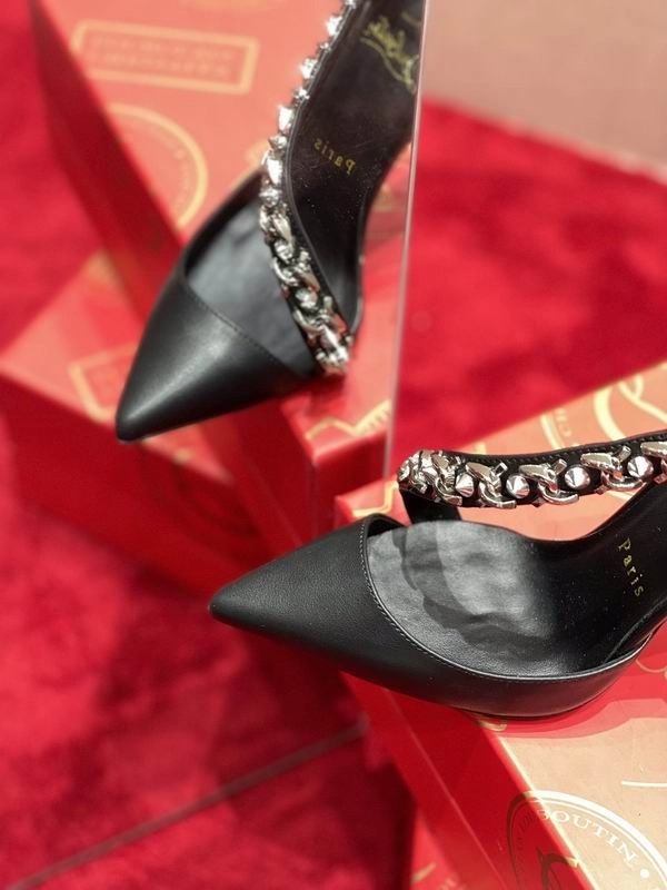 Christian Louboutin Deomina escarpins à bout pointu avec chaînes et clous 100 mm à brides croisées noires – Image 3