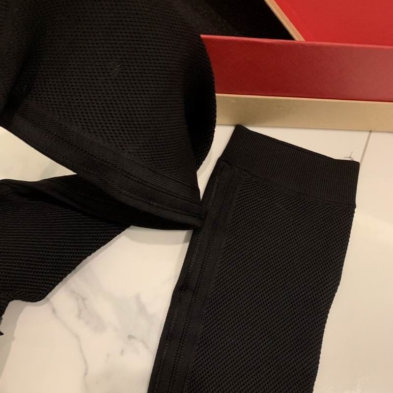 Christian Louboutin Dovi Dova Sock Booties 100mm Bottes Hautes en Tissu Tricoté et Cuir Noir – Image 2