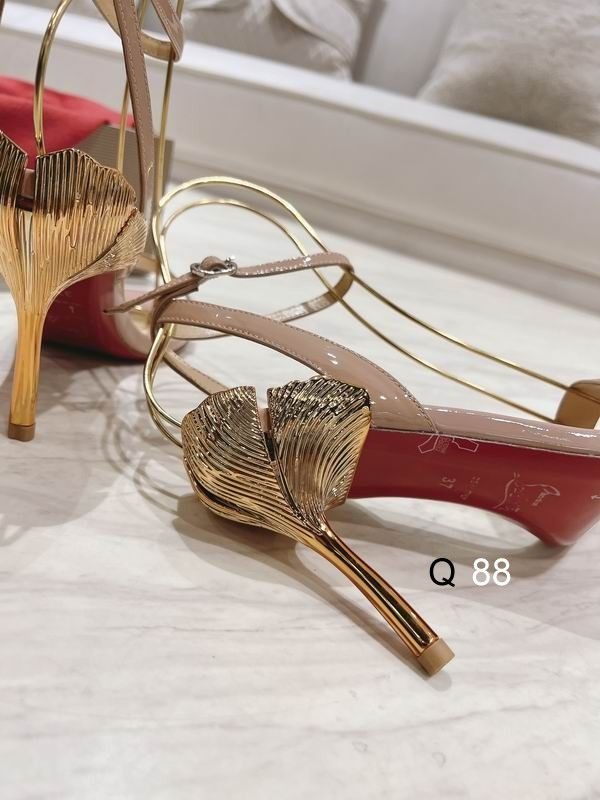 Christian Louboutin Ginko Girl Sandales à Lanières 85mm Cuir Verni Poudre – Image 3