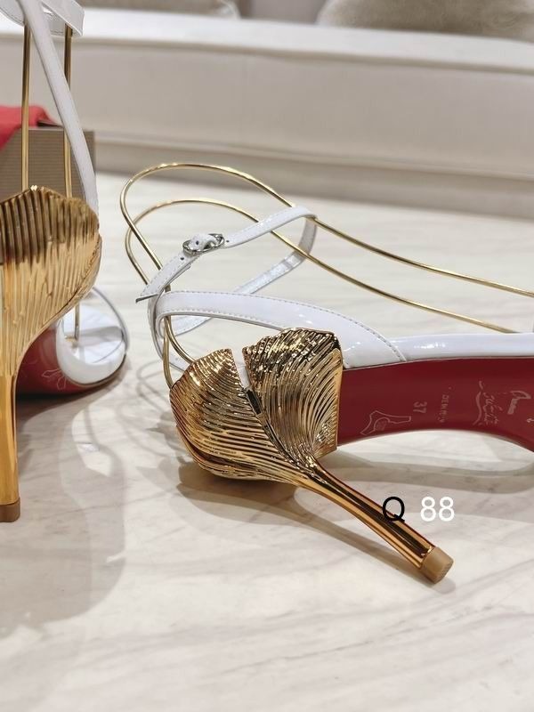 Christian Louboutin Ginko Girl Sandales à Lanières 85mm Cuir Verni Blanc – Image 2