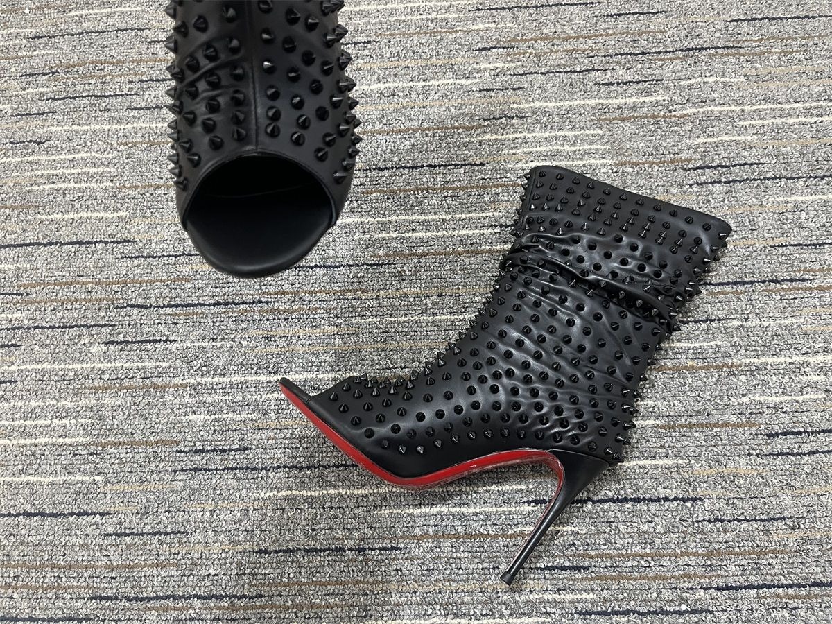 Christian Louboutin Guerilla Bottines Cloutées Ouvertes 100 mm Cuir Veau Noir – Image 3