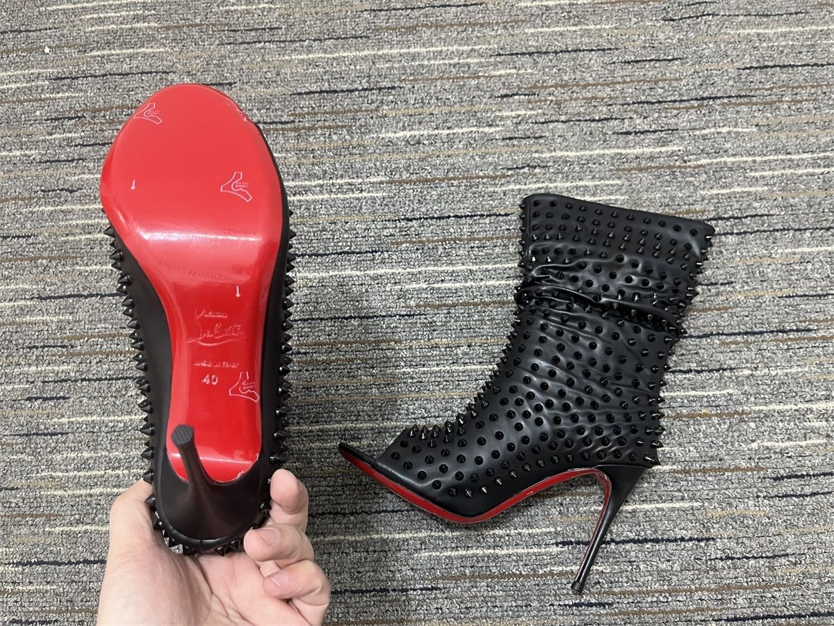 Christian Louboutin Guerilla Bottines Cloutées Ouvertes 100 mm Cuir Veau Noir – Image 4
