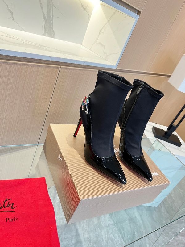 Christian Louboutin Jessie Booty Joli 100 mm Vernis Satin Cristaux Ornés Noir