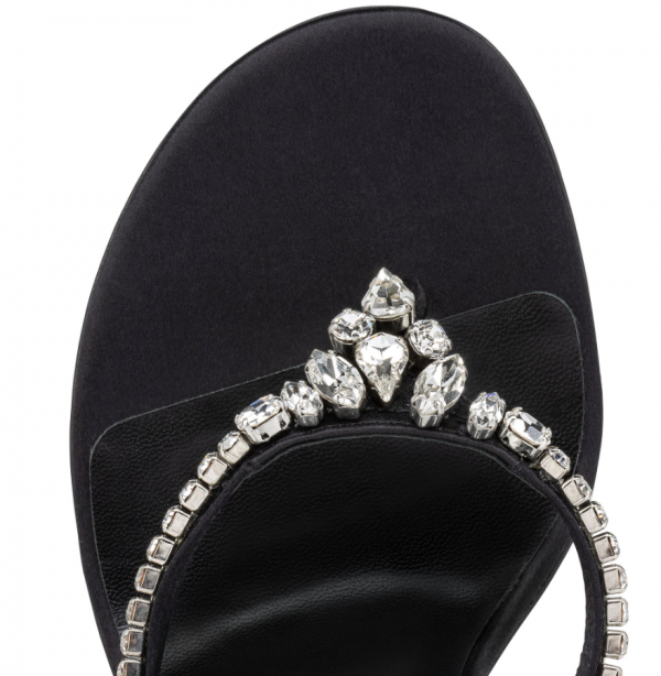 Christian Louboutin Just Queenie Du Desert Sandales 100mm Crêpe Satin Noir – Image 4
