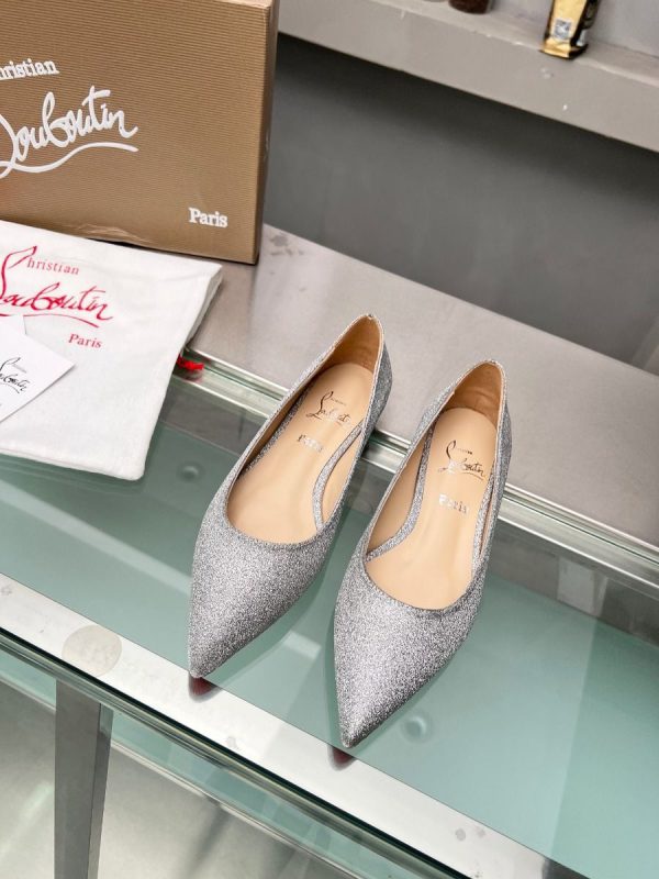 Christian Louboutin Kate Ballerines en Cuir de Veau Pailleté Argent – Image 3