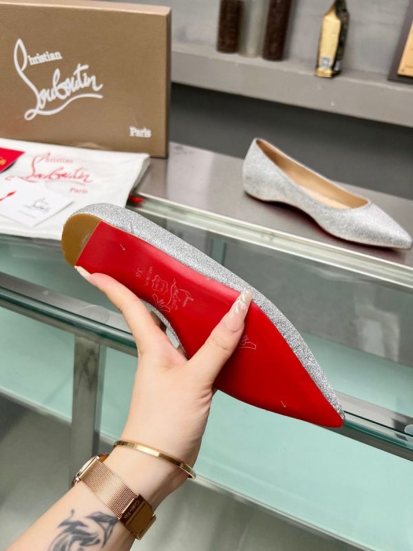Christian Louboutin Kate Ballerines en Cuir de Veau Pailleté Argent – Image 4