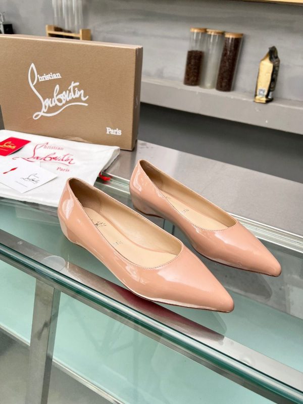 Christian Louboutin Kate Ballerines en Cuir Verni Nude