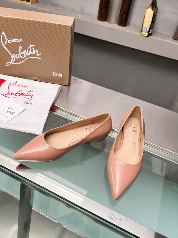 Christian Louboutin Kate Ballerines en Cuir Verni Nude – Image 2