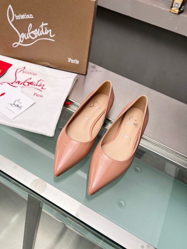 Christian Louboutin Kate Ballerines en Cuir Verni Nude – Image 4