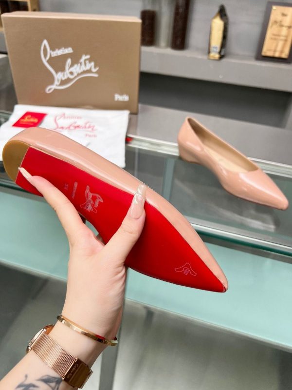 Christian Louboutin Kate Ballerines en Cuir Verni Nude – Image 5
