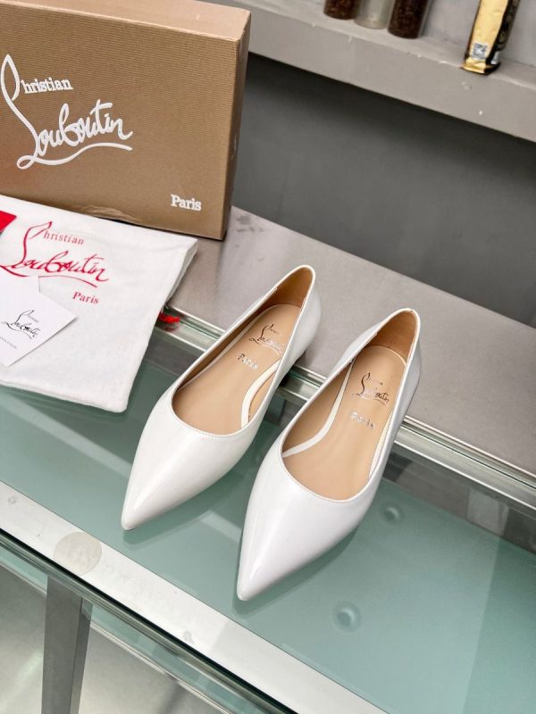 Christian Louboutin Kate Ballerines en Cuir Verni Blanc – Image 4