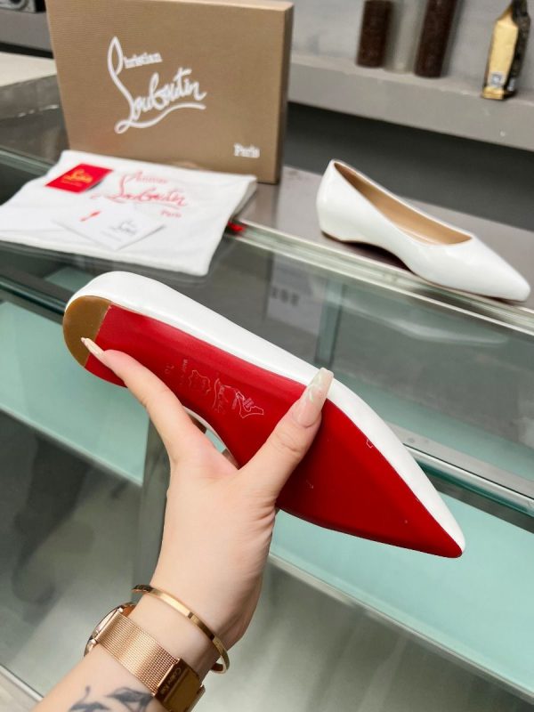 Christian Louboutin Kate Ballerines en Cuir Verni Blanc – Image 5