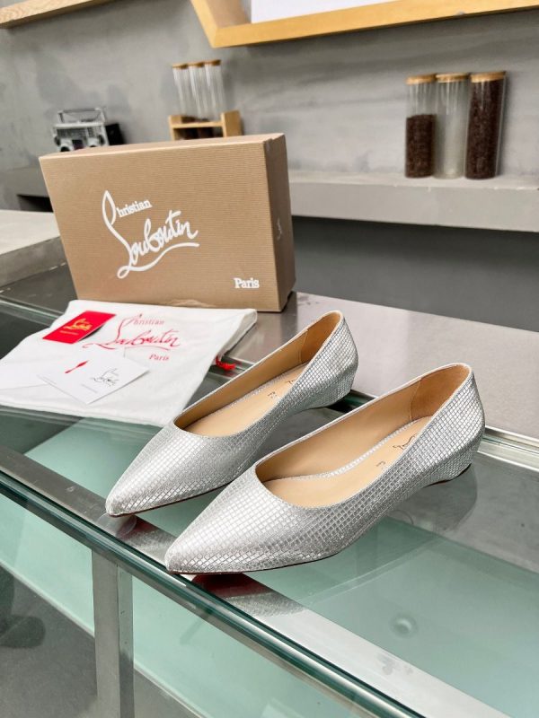 Christian Louboutin Kate Ballerines en Tissu à Paillettes Argent – Image 3