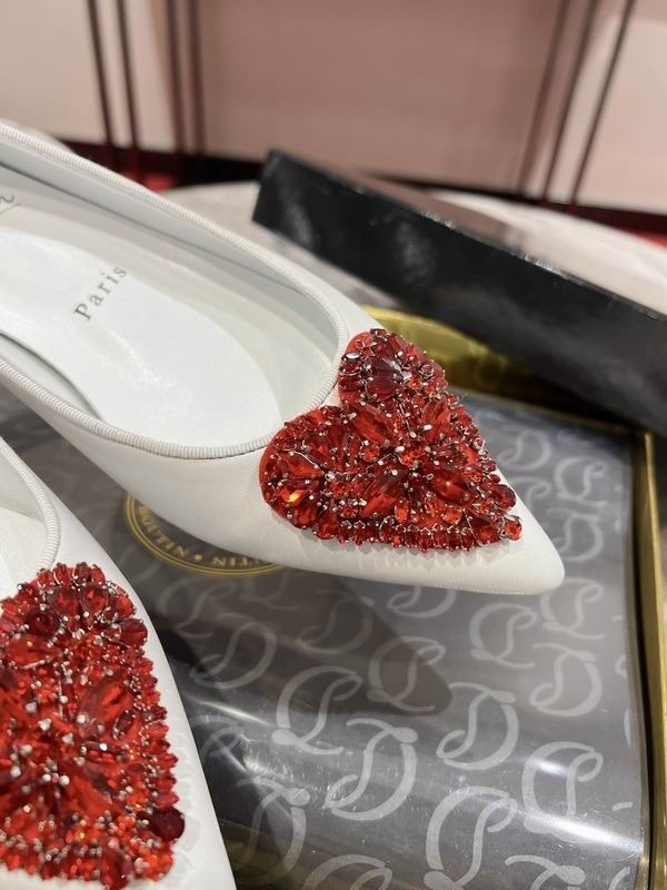Christian Louboutin KATE LOVE Ballerines plates avec cœur en strass cristal cuir nappa blanc – Image 2