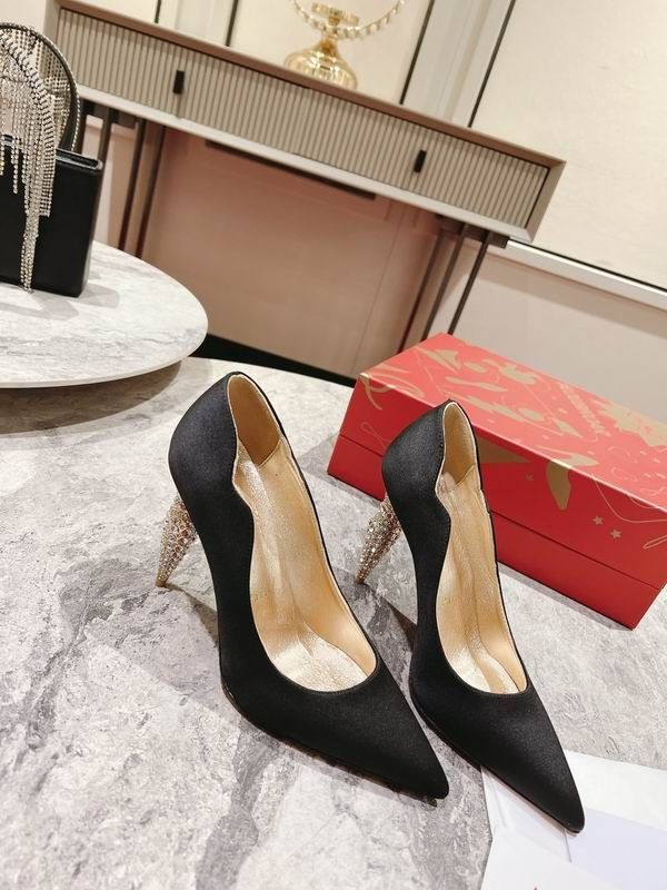 Christian Louboutin Lipstrass escarpins ornés de cristaux 100 mm en tissu crêpe noir – Image 3