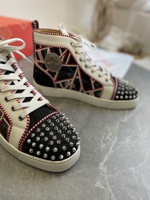 Christian Louboutin Lou Spikes Orlato Femme Baskets Plates en Cuir Verni Multicolore – Image 3