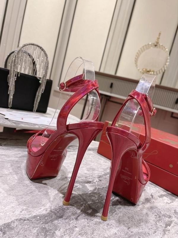 Christian Louboutin Loubi Queen Alta 150 mm sandales à plateforme cuir verni fuchsia psychique – Image 3