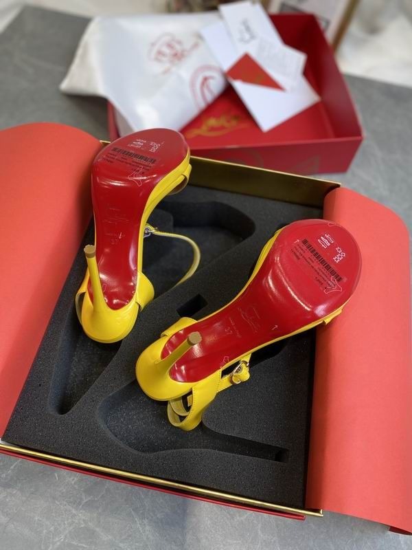 Christian Louboutin Loubi Queen Sandales 100mm Cuir Verni Jaune – Image 5