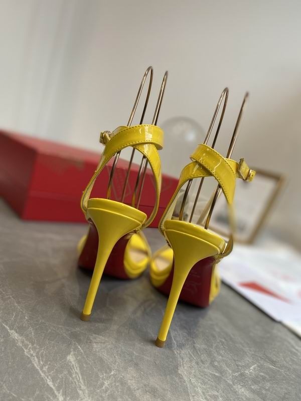 Christian Louboutin Loubi Queen Sandales 100mm Cuir Verni Jaune – Image 4