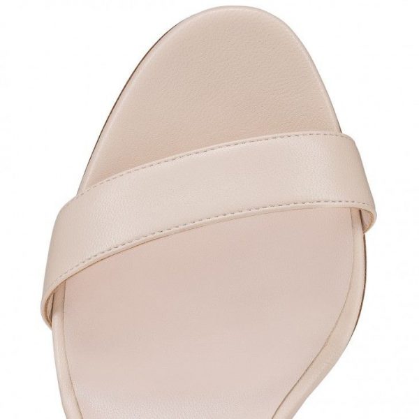 Sandales Christian Louboutin Loubigirl 85 mm en cuir nappa lait – Image 4