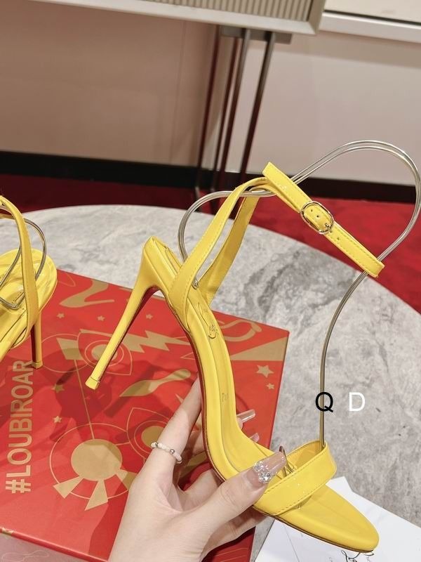 Christian Louboutin Loubigirl Sandales 85mm Cuir Verni Jaune – Image 2