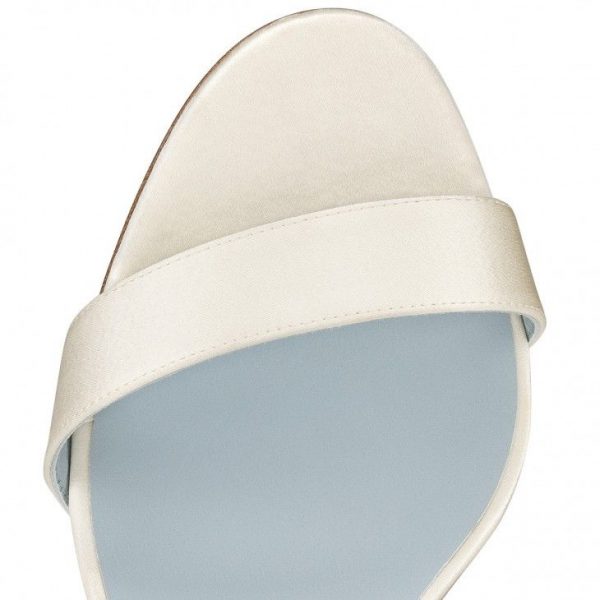 Christian Louboutin Loubigirl 85mm Sandales à Brides en Crêpe Satiné Blanc Cassé – Image 4