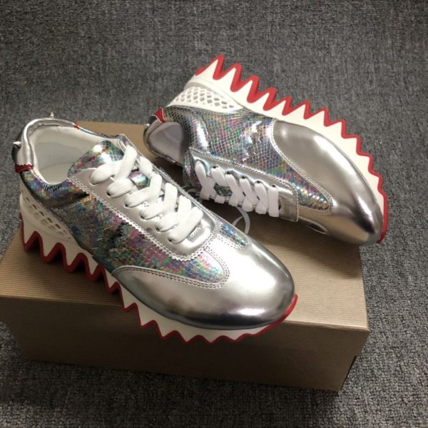 Christian Louboutin Baskets Loubishark Cuir iridescent Argent – Image 4