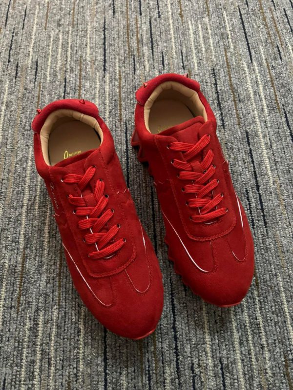 Christian Louboutin Baskets Femme Loubishark Cuir suédé Rouge – Image 2
