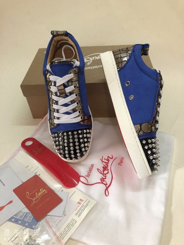 Christian Louboutin Baskets Femme Louis Junior Spike Basses Cuir et Veau velours Bleu – Image 4