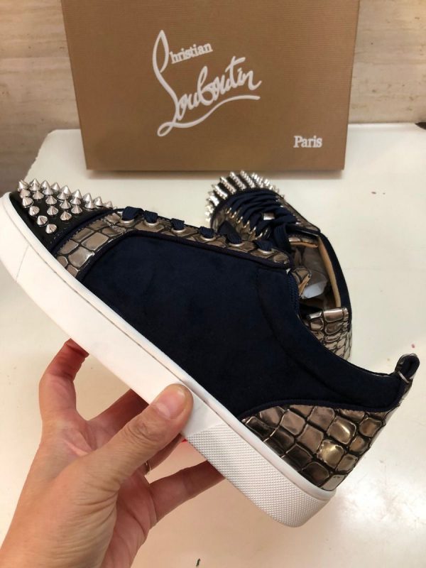Christian Louboutin Baskets Femme Louis Junior Spike Basses Cuir et Veau velours Noir – Image 3