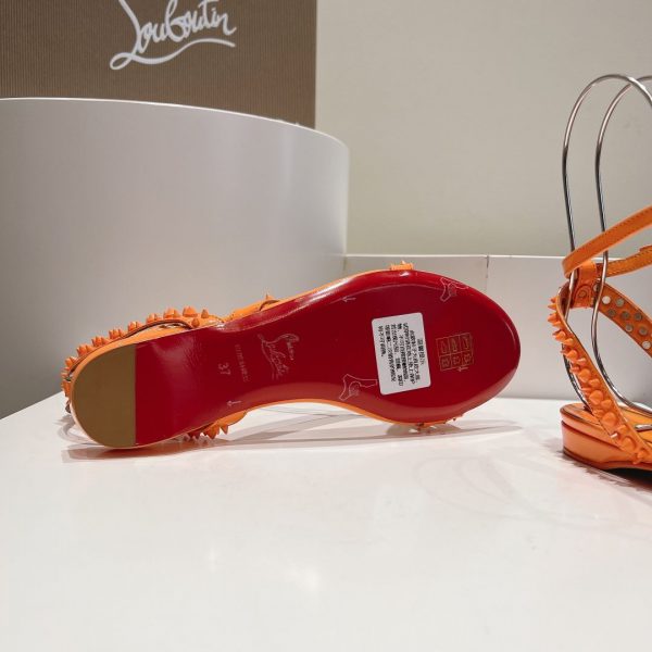 Christian Louboutin Mafaldina Sandales Plates Cuir Vernis Orange – Image 3