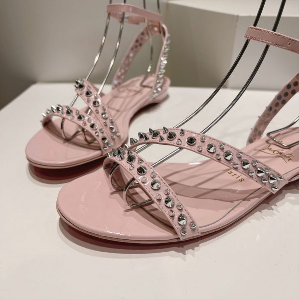 Christian Louboutin Mafaldina Sandales Plates Cuir Vernis Rose – Image 3