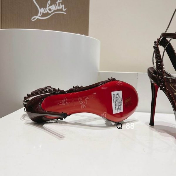 Christian Louboutin Mafaldina Spikes Sandales 100mm Cuir Verni Chocolat – Image 3