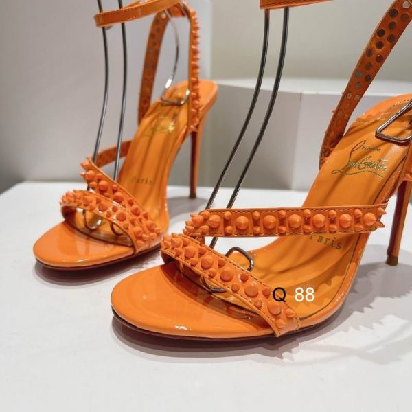 Christian Louboutin Mafaldina Spikes Sandales 100mm Cuir Verni Orange – Image 3