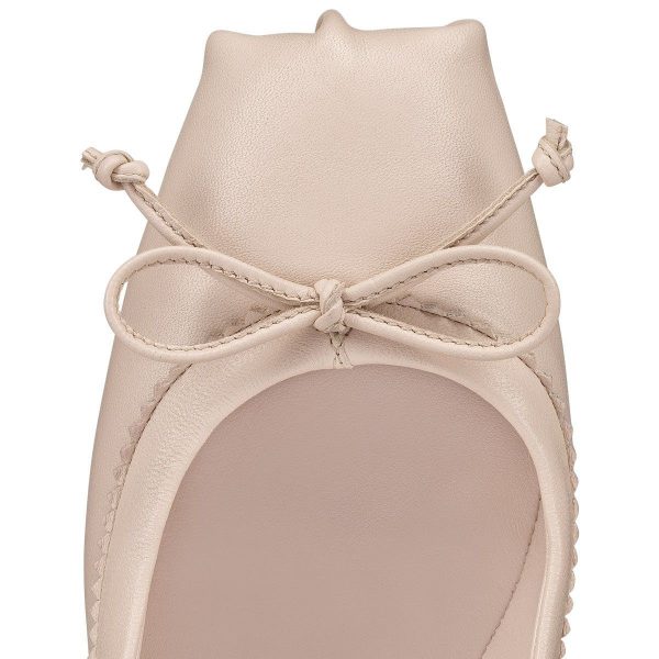 Christian Louboutin Ballerines Mamadrague à bout carré en cuir nappa couleur leche – Image 4
