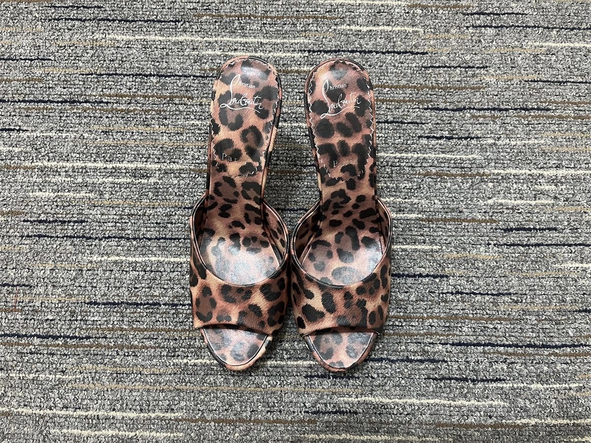 Christian Louboutin Mules Me Dolly 100 mm en cuir pony imprimé léopard kitty – Image 3