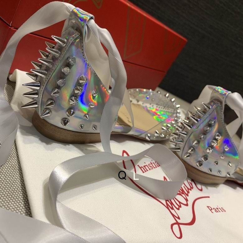 Christian Louboutin Mechante Reine Ballerines à Clous en Cuir et PVC Argent – Image 4