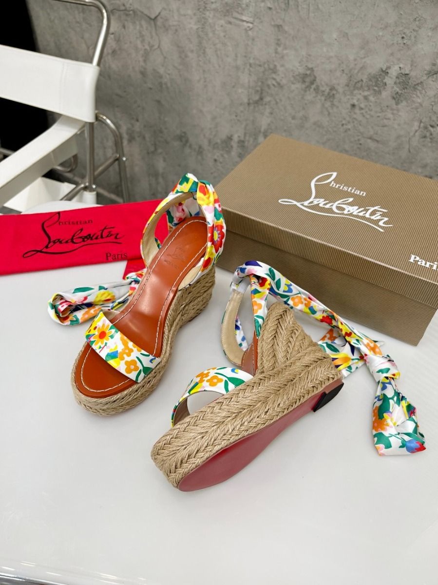 Christian Louboutin Monica Du Desert 110mm Espadrilles Compensées Satin Floral – Image 2